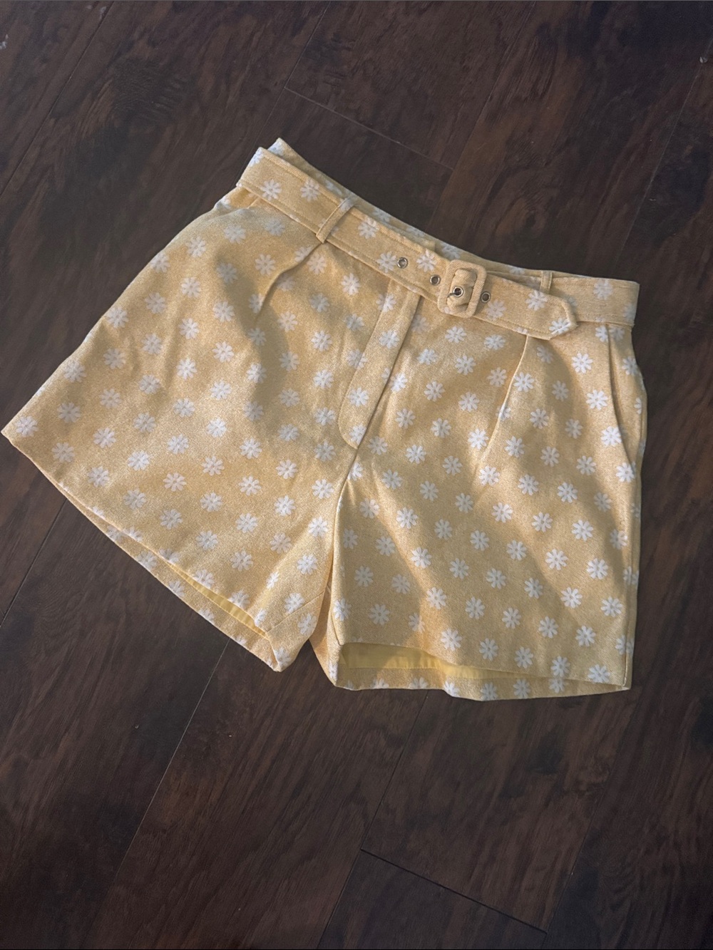 AUREUM Yellow Daisy Belted Women's Shorts